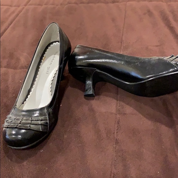 Heels - Picture 2 of 3